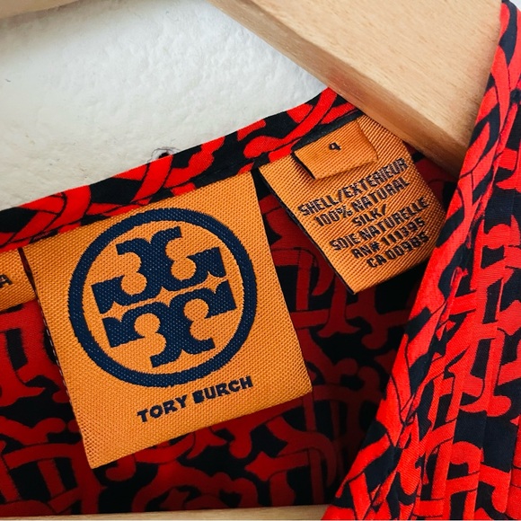 Tory Burch SIZE 4 100% silk signature print red sleeveless blouse - Picture 3 of 4